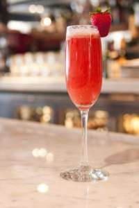 cocktail-rossini-fraise-champagne